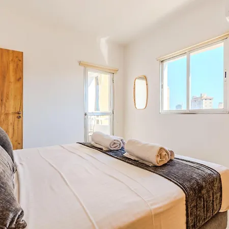 Apartment Sea View 2br - Next To Radisson Blu And Port