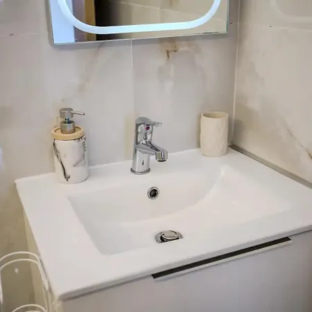 Apartment Sea View 2br - Next To Radisson Blu And Port *